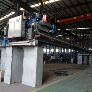 正在生產(chǎn)加工車(chē)間